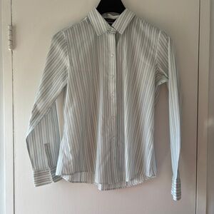 Liz Claiborne Women' Long Sleeve Non-iron Poplin Button-Down Shirt - Size 12